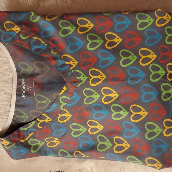 Jockey Scub Women's Top overlap V- Neck Pullover Gray w/ Peace Heart Print - Picture 1 of 7